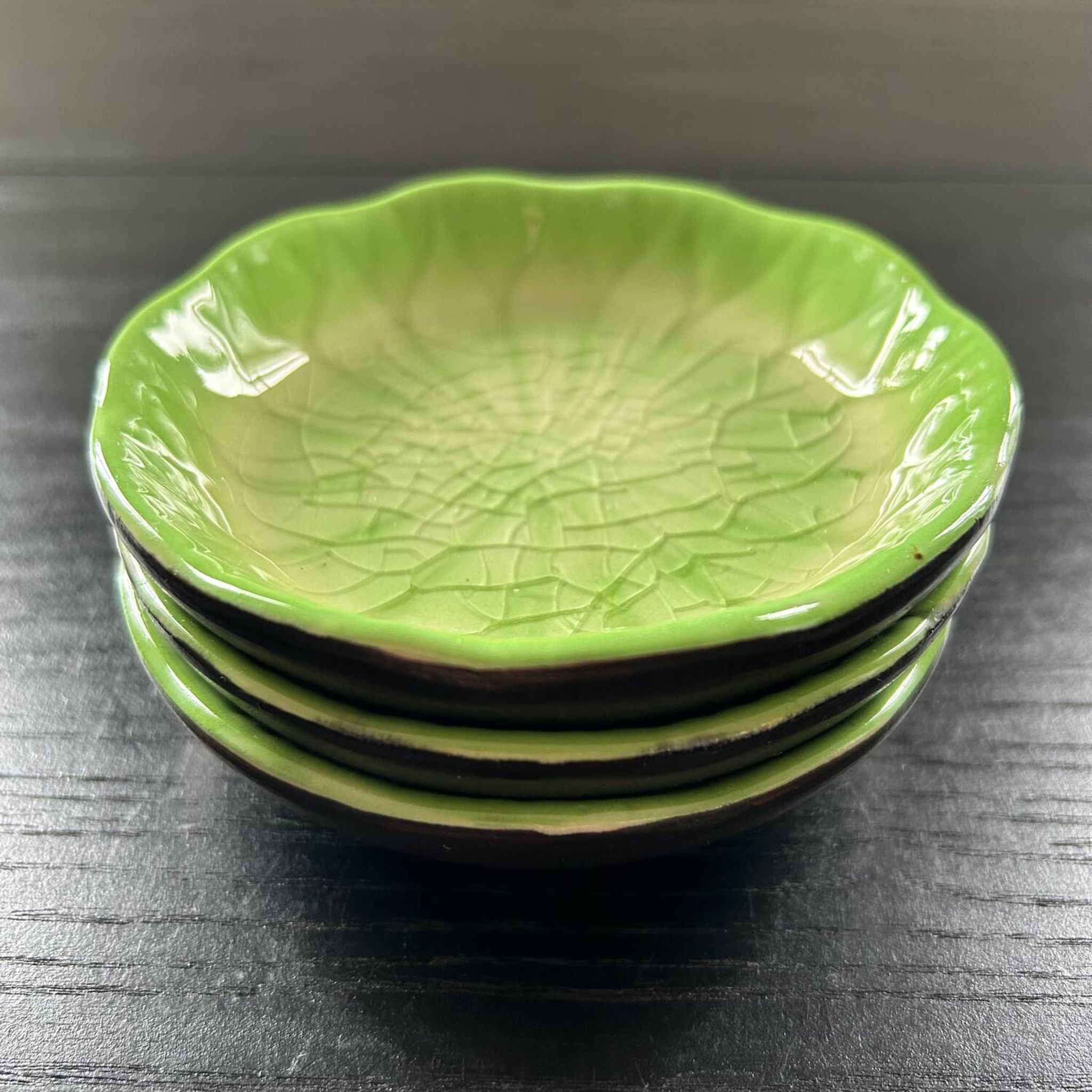 Set of 3 cracked cups