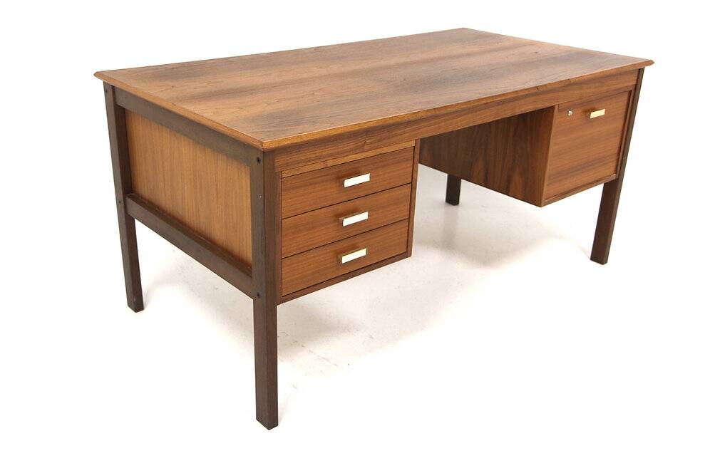 Bureau scandinave en noyer, Arveskogs Möbelfabrik, Lammhult, Suède, 1960