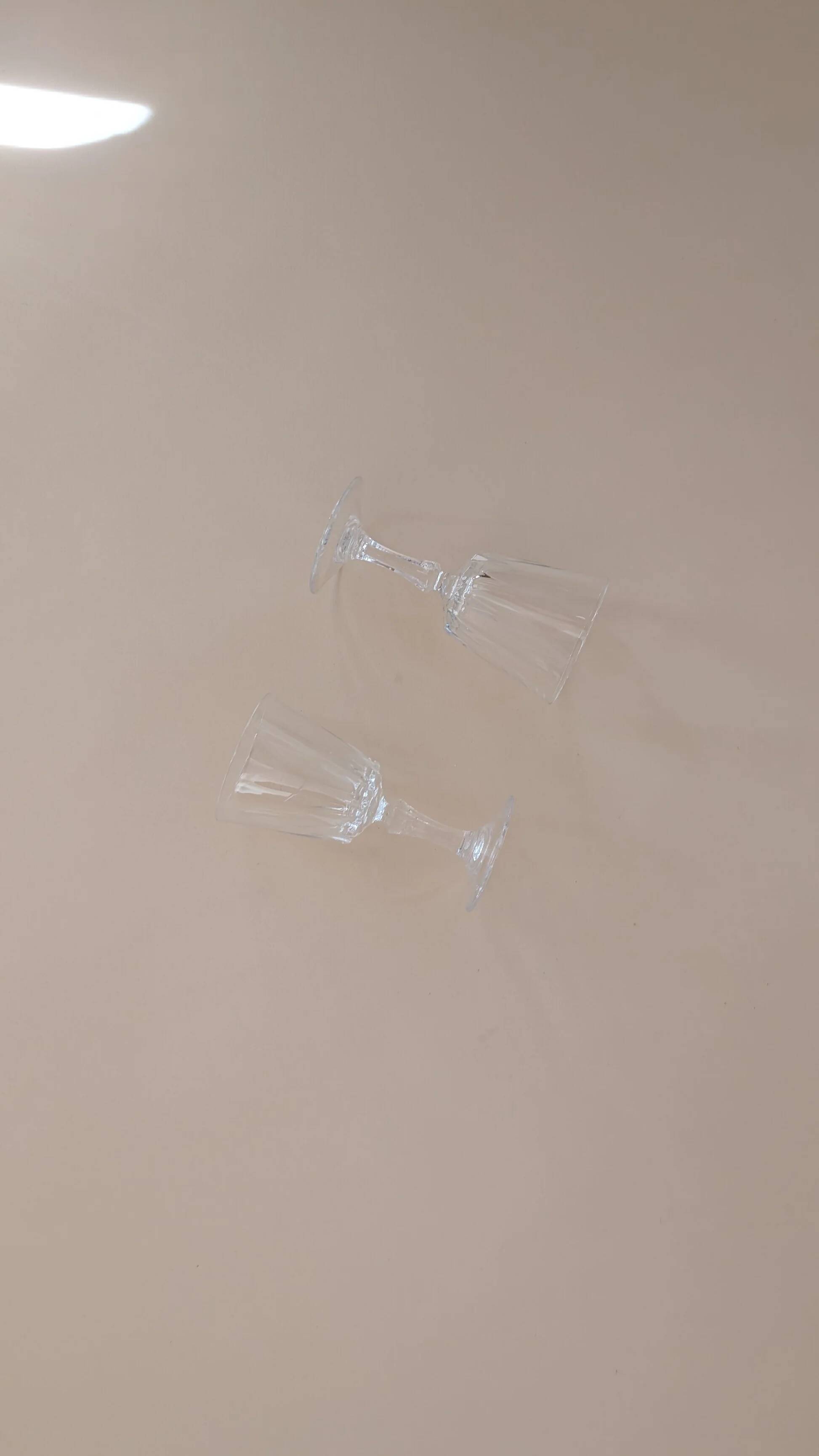 Set of 11 glass glasses