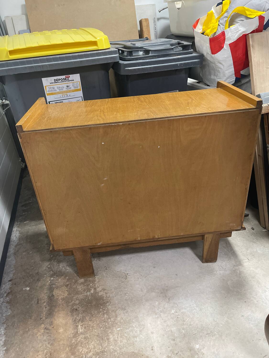 Compass foot chest of drawers