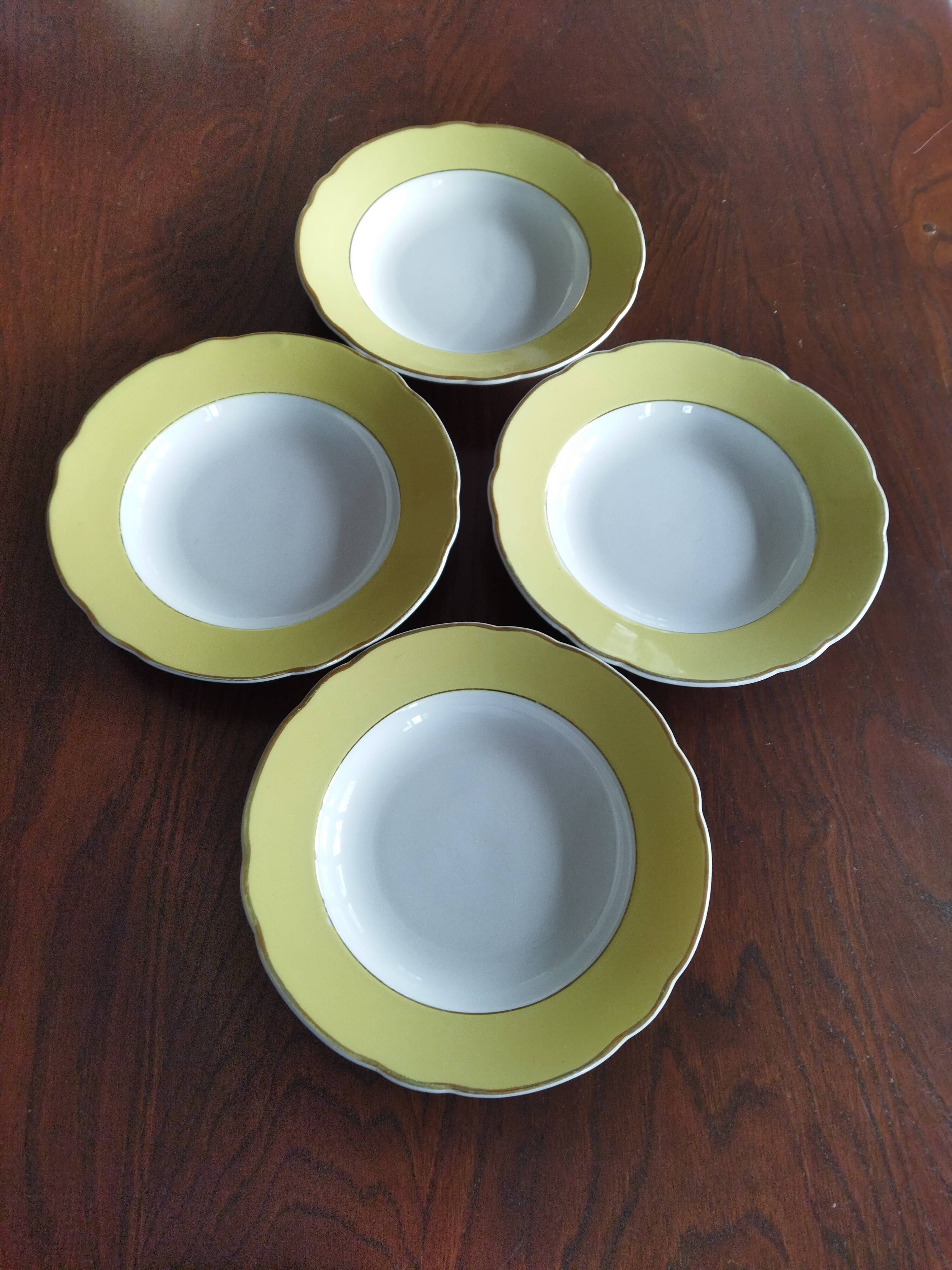 4 hollow plates KG Lunéville Badonviller, Daffodil model