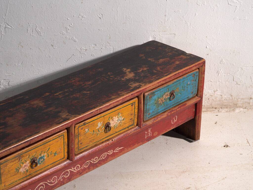 Meuble bas ancien en bois d’orme – Chine, vers 1900
