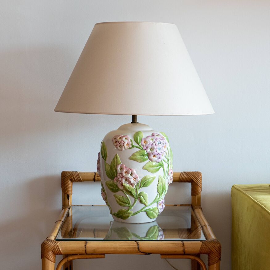 Lampe ancienne en barbotine hortensia | Selency