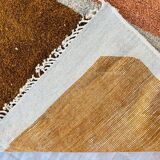 Traditional Berber rug in natural wool, size 150 x 250 cm.