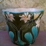 Old-pot cover in dabbling