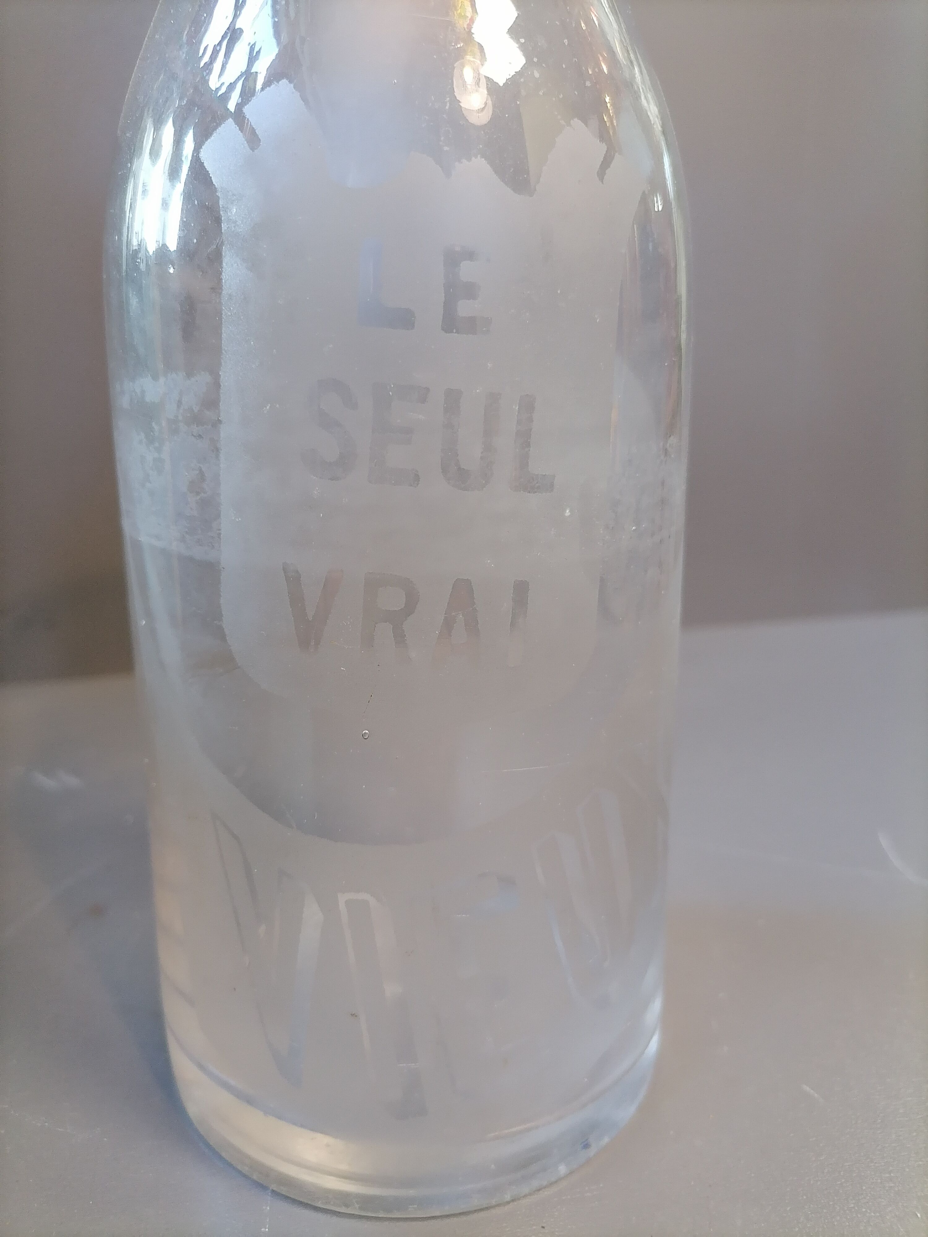 Advertising decanter