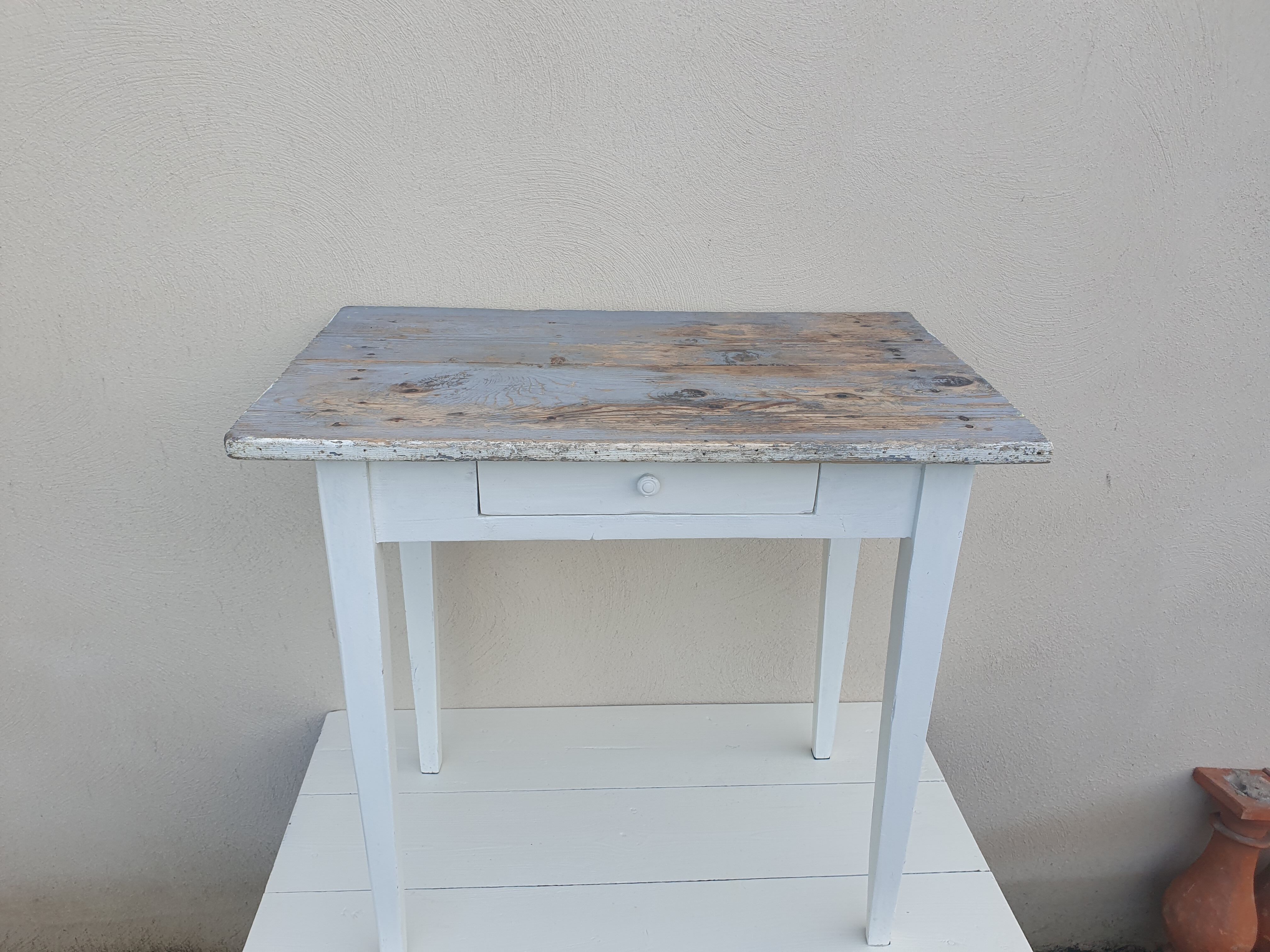 Small farmhouse table Country table