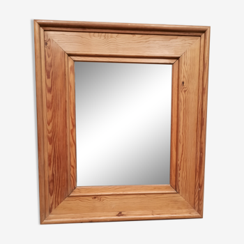 Rectangular mirror pitchpin frame