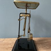 Ancien pèse lettrés Columbus Bilatéral sur pied dans sa boîte d’origine