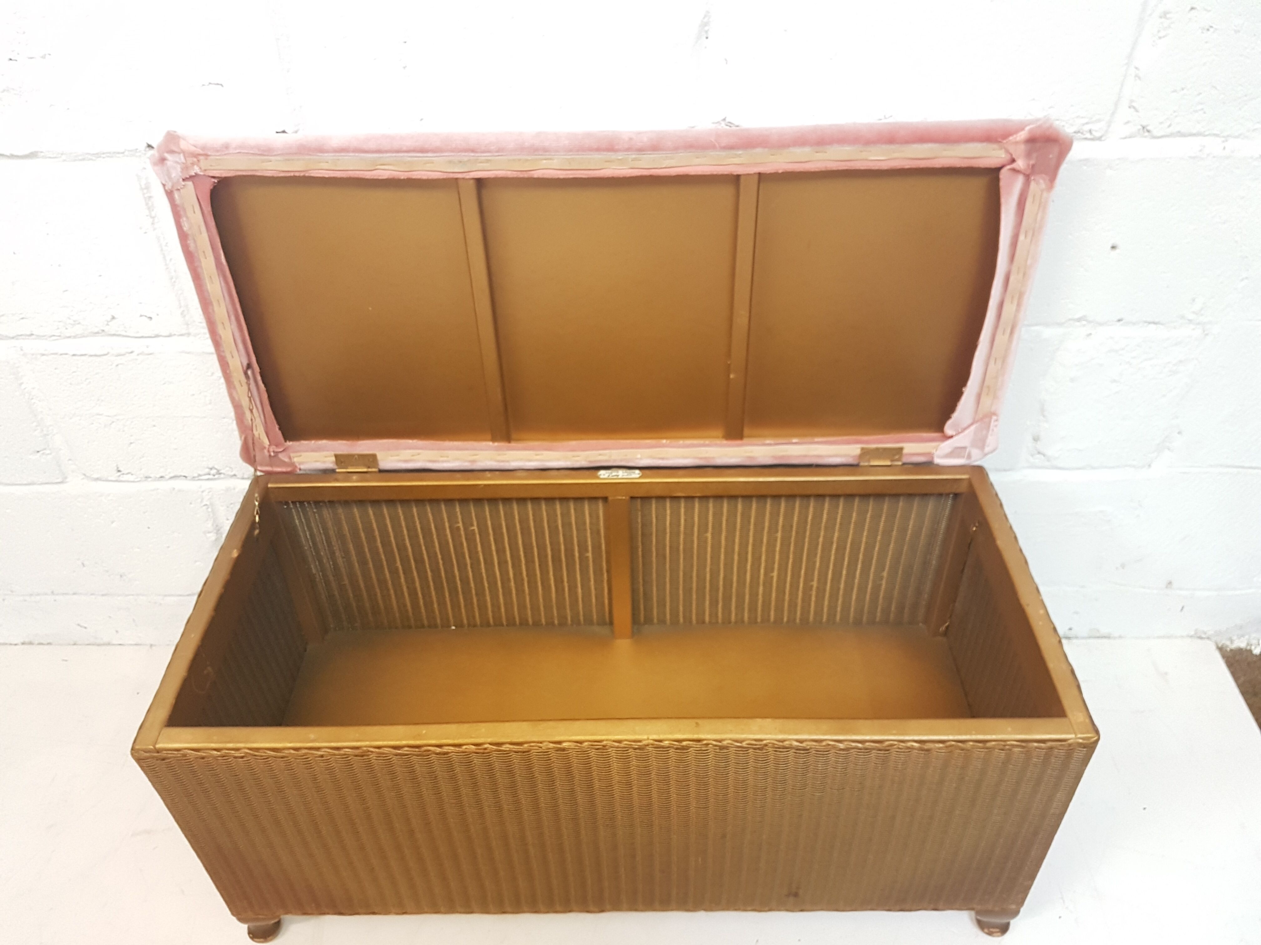 Lloyd loom chest bench