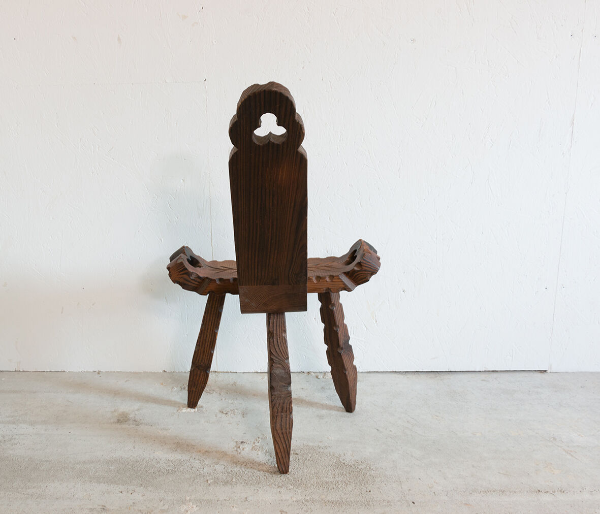 Popular art tripod chair
