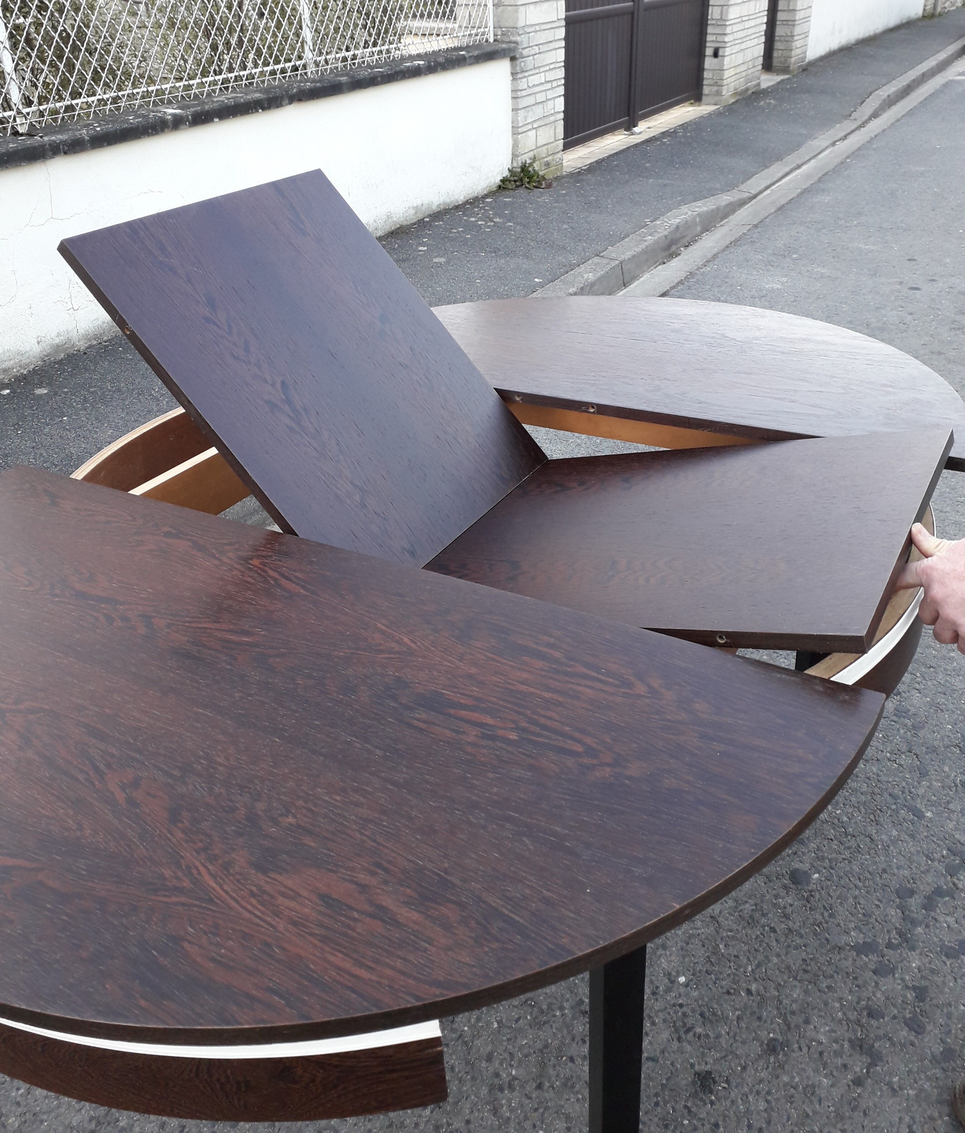 Round table expandable years 70