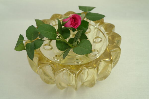 Pique fleurs Art Déco P. d'Avesn jaune