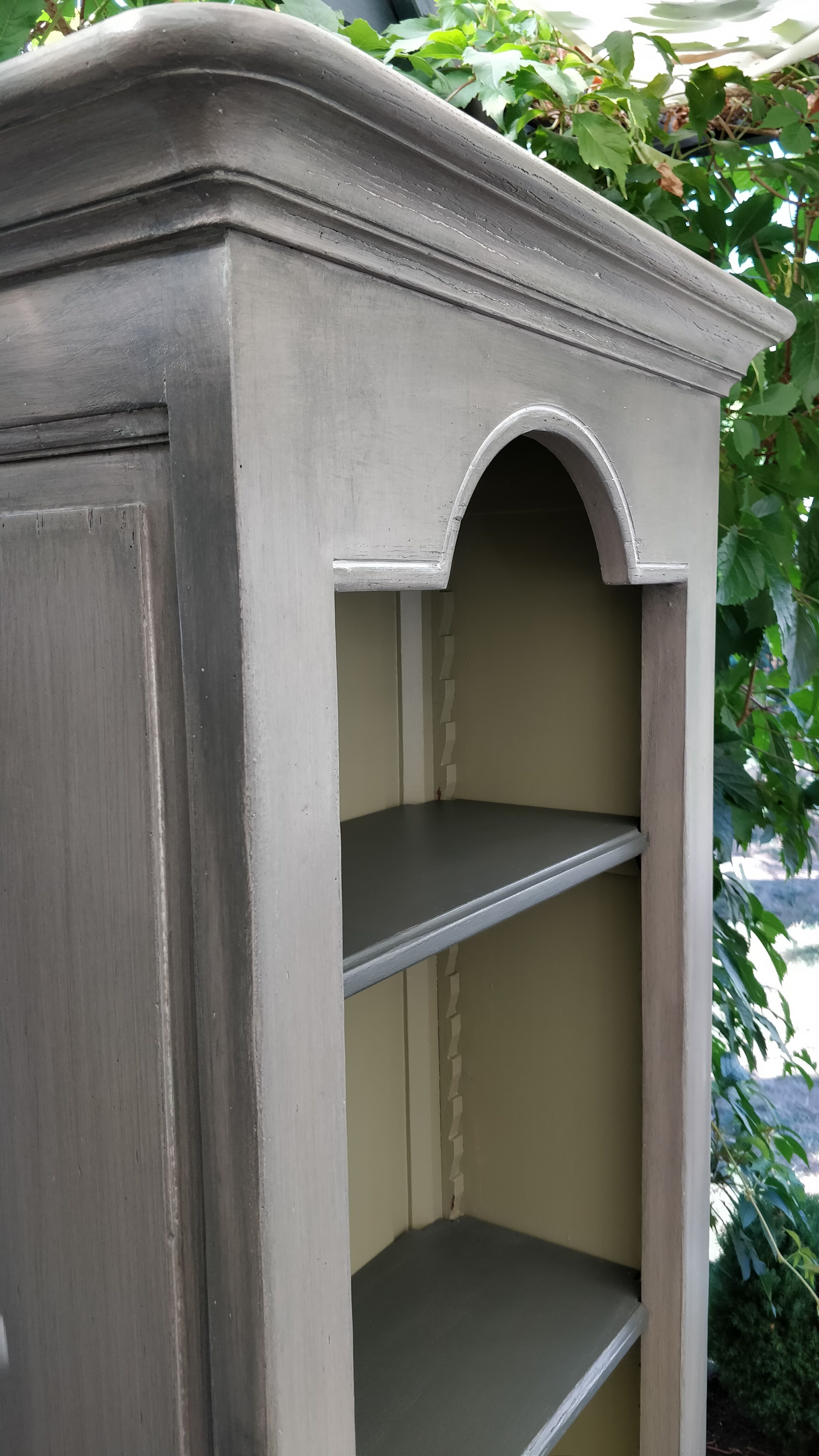 Pair of old-time-skated libraries