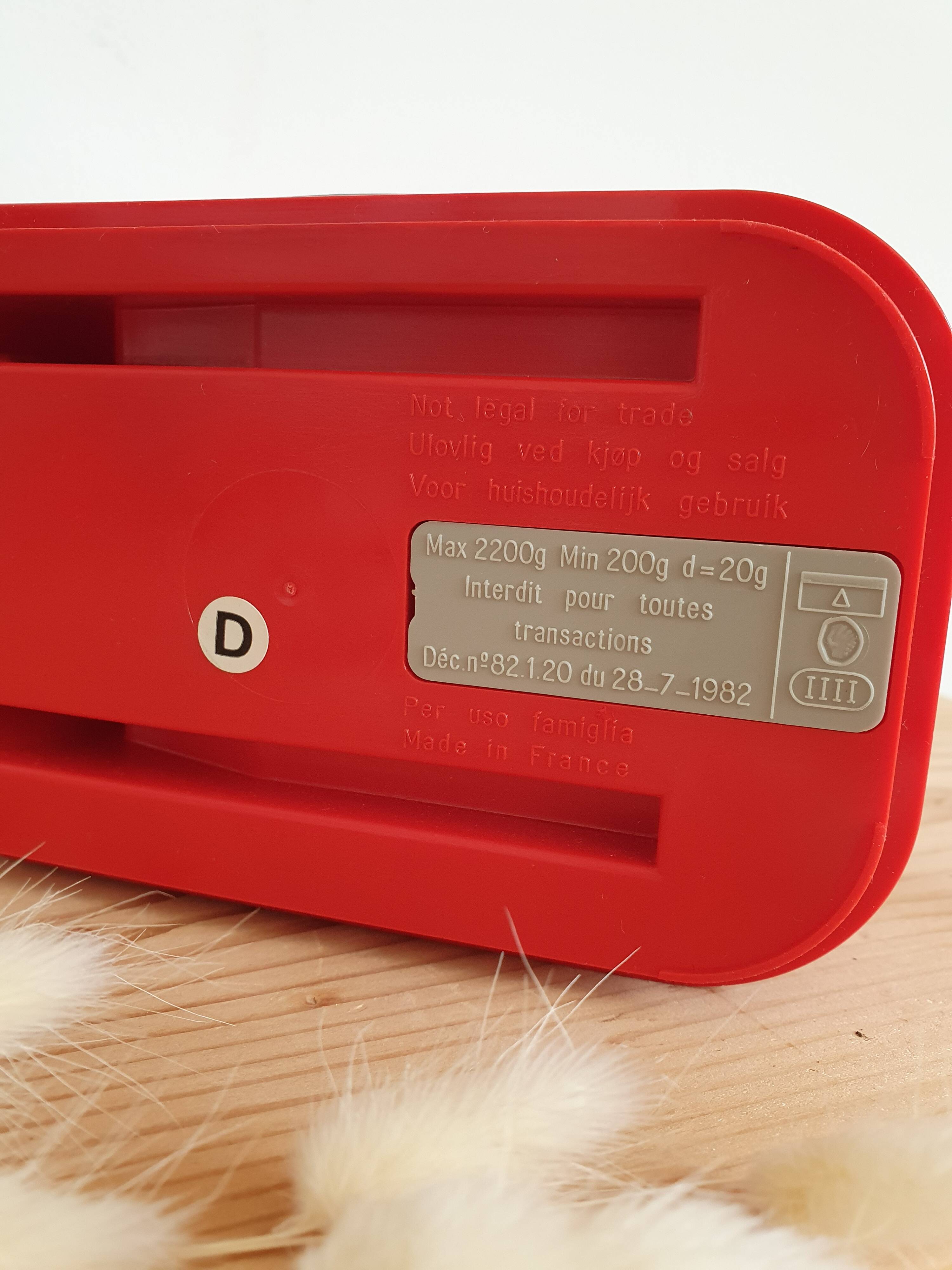 Terraillon 1976 red scale