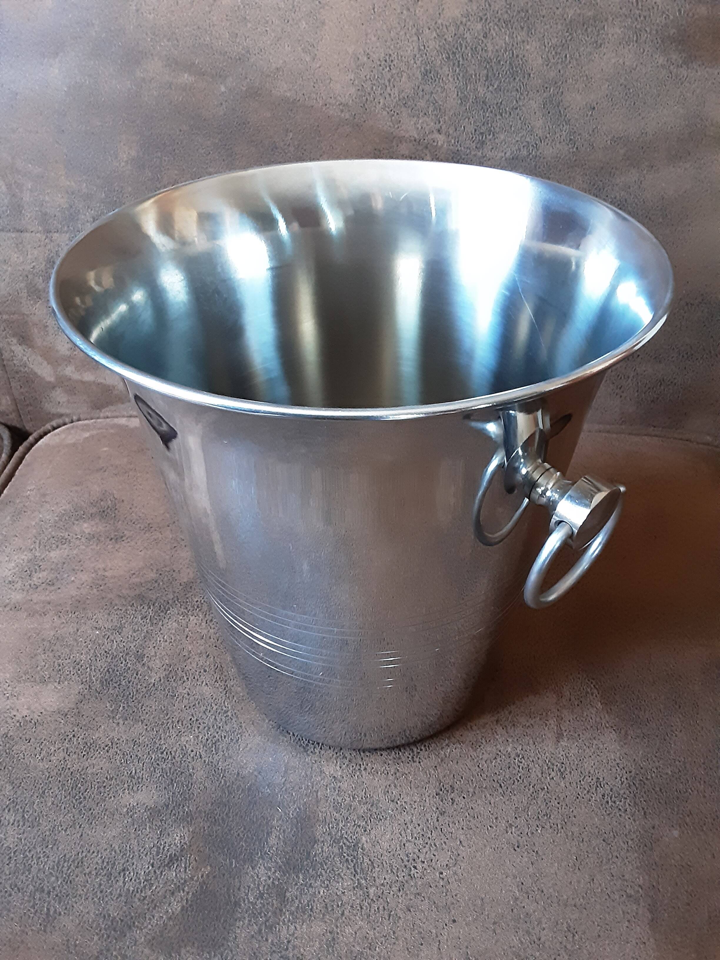 Metal champagne bucket