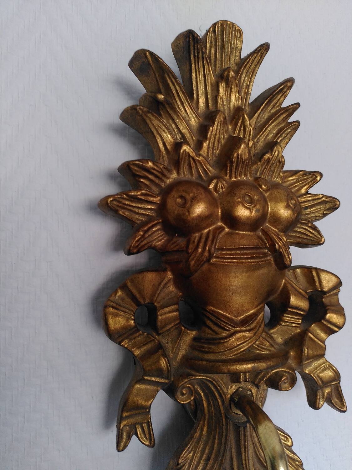 Paire d'appliques en bois doré sculpté, Italie