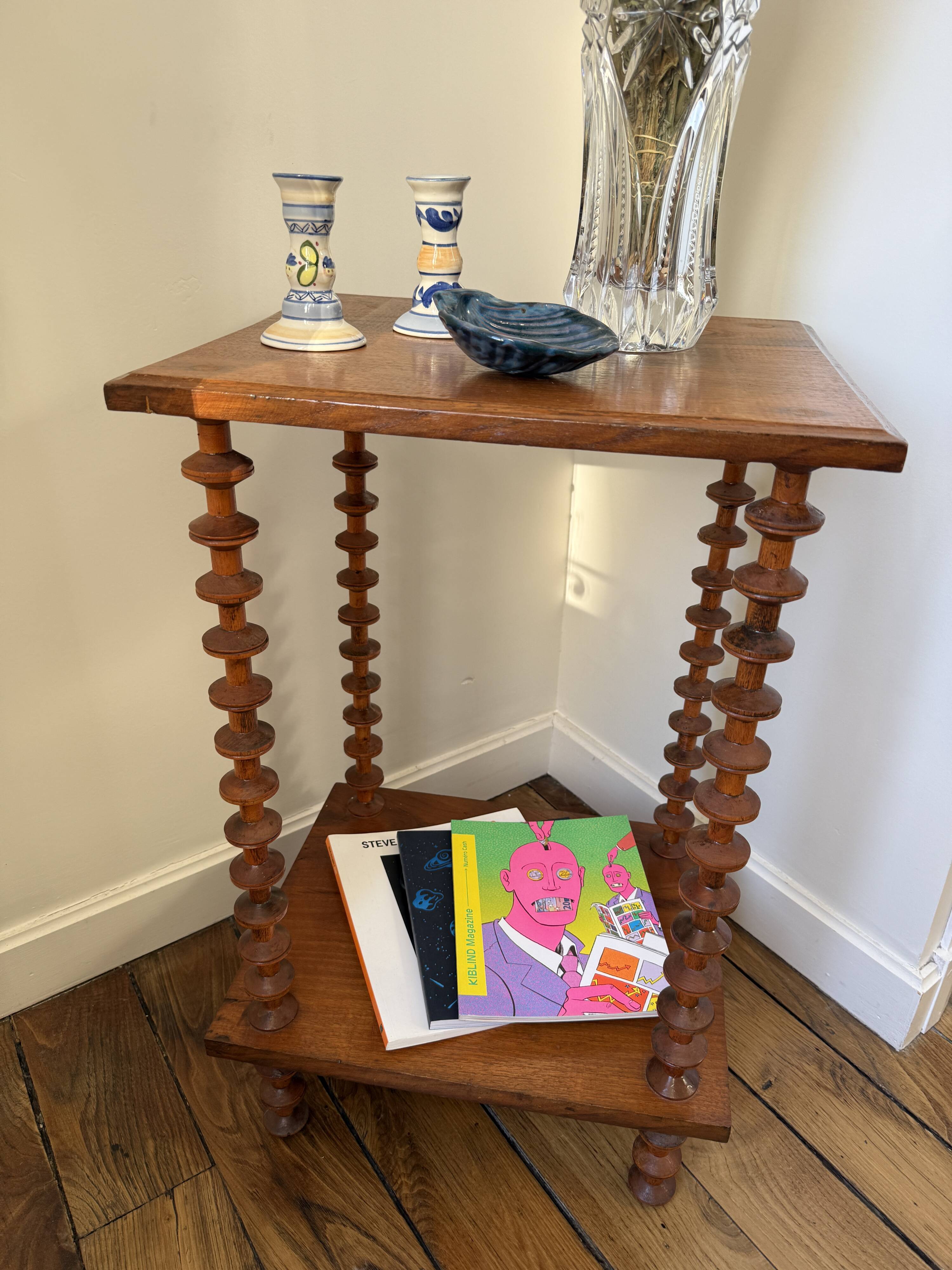 Side table / wooden pedestal Art Deco shelf spools from the 1950s