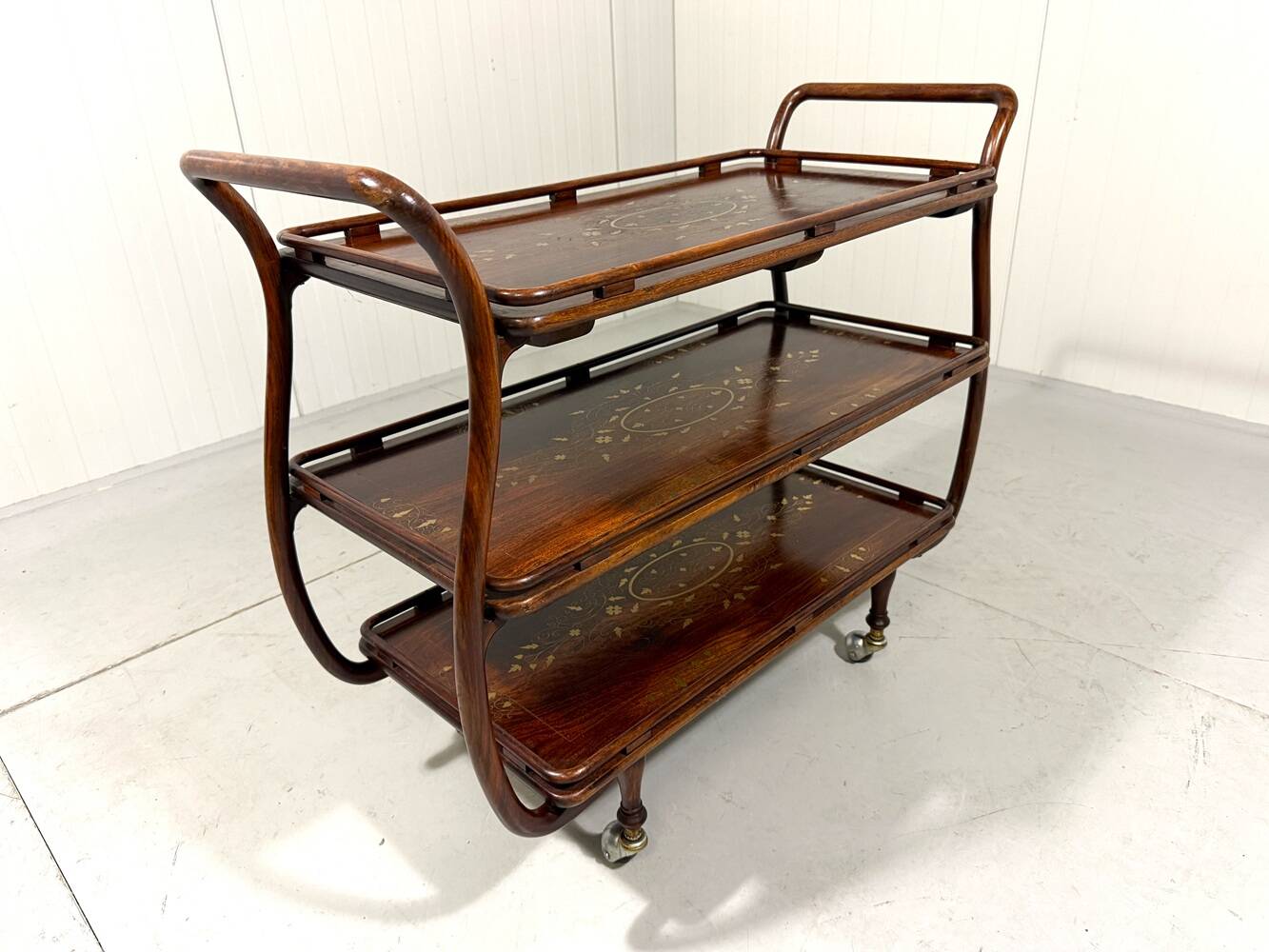 Anglo-Indian teak serving trolley with brass inlays from the 1930s-1940s.