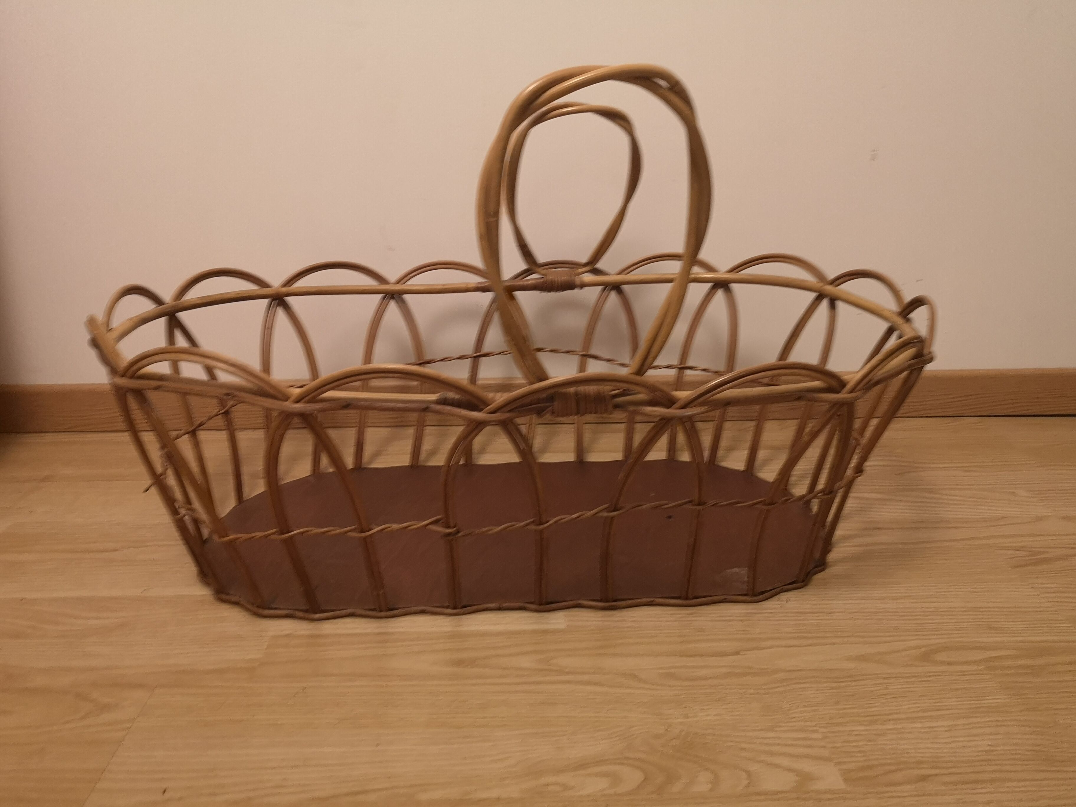 Couffin en osier vintage