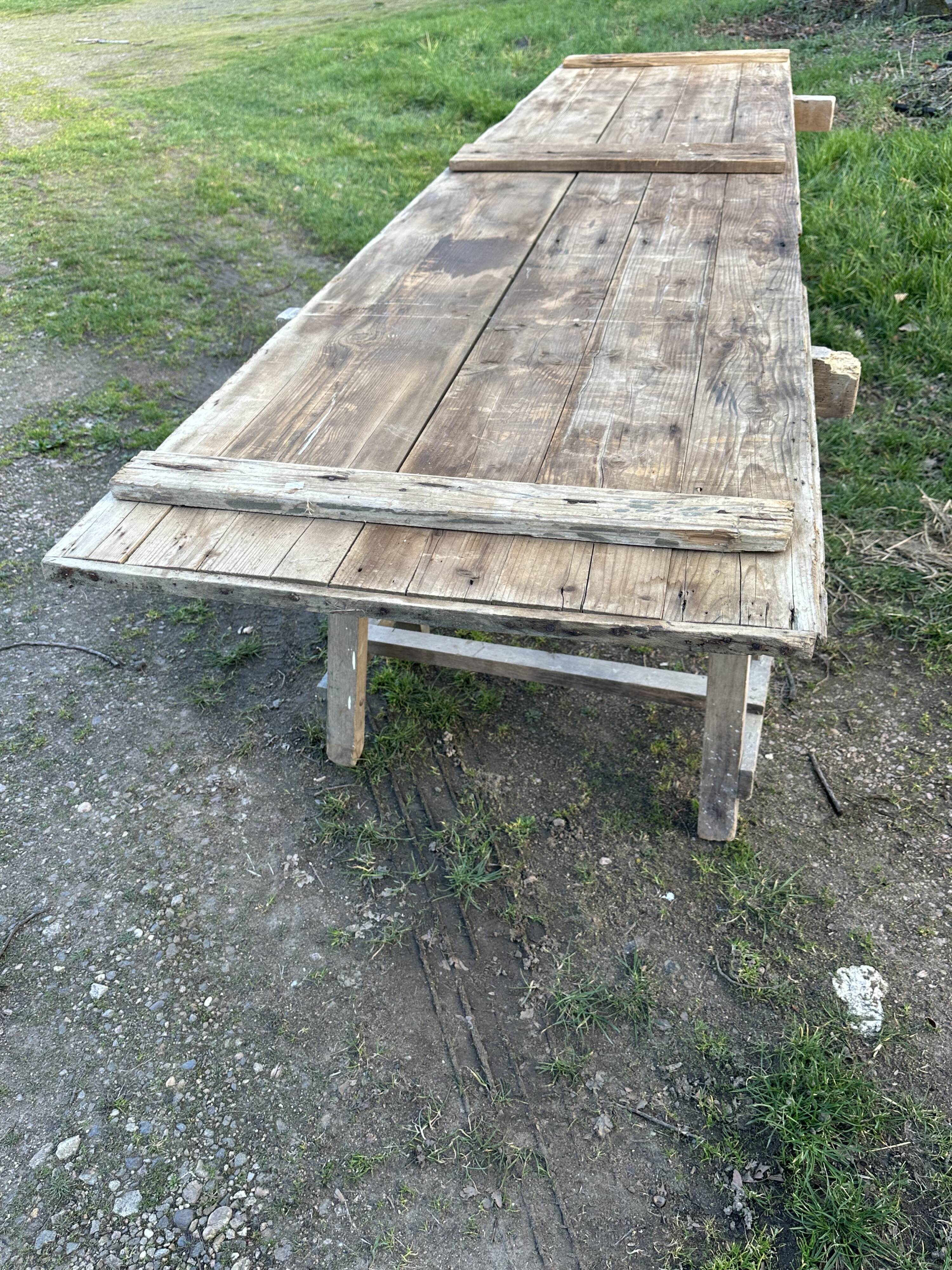 Farm table guinguette and wooden trestles