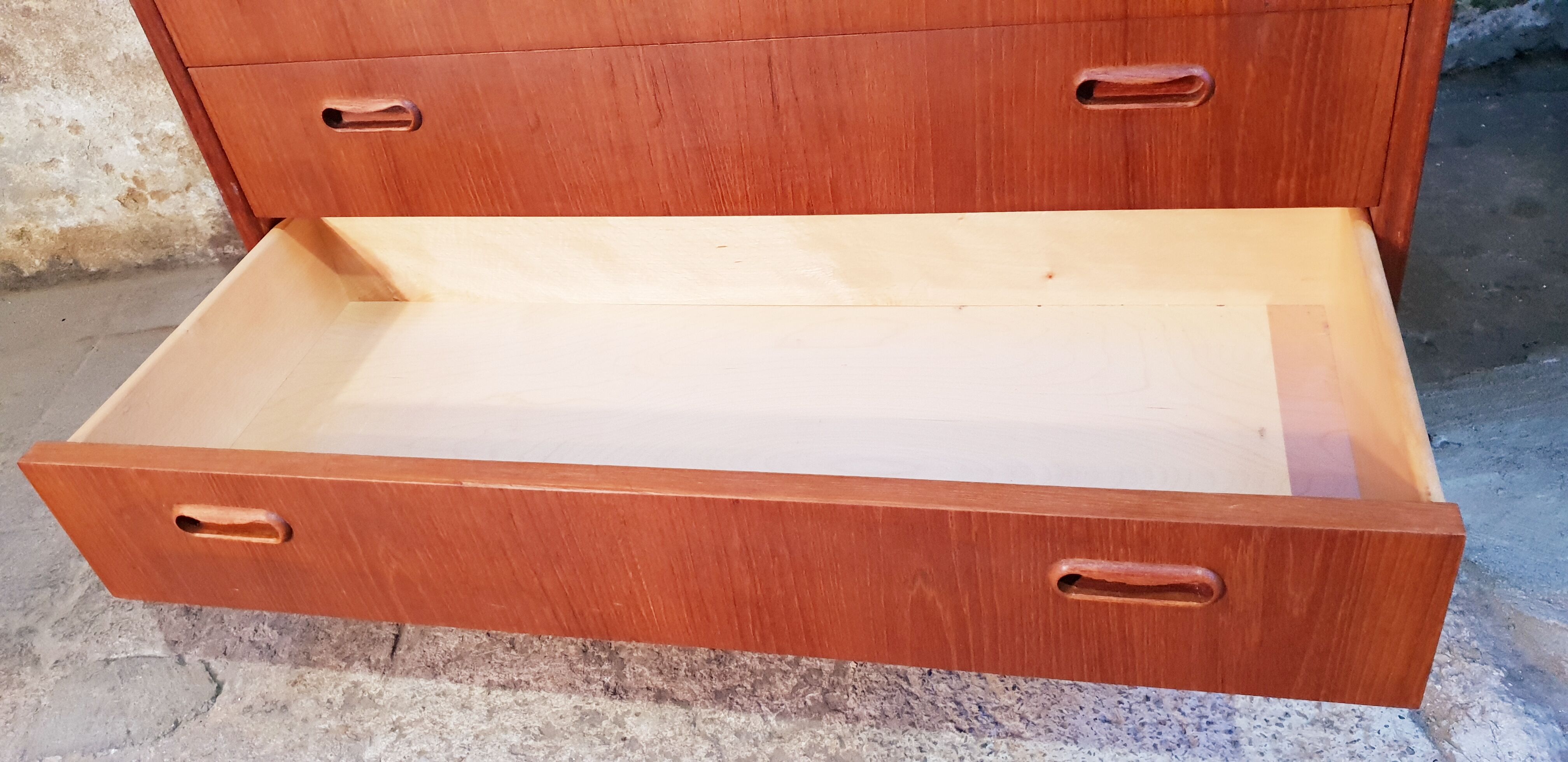 Scandinavian chest of drawers