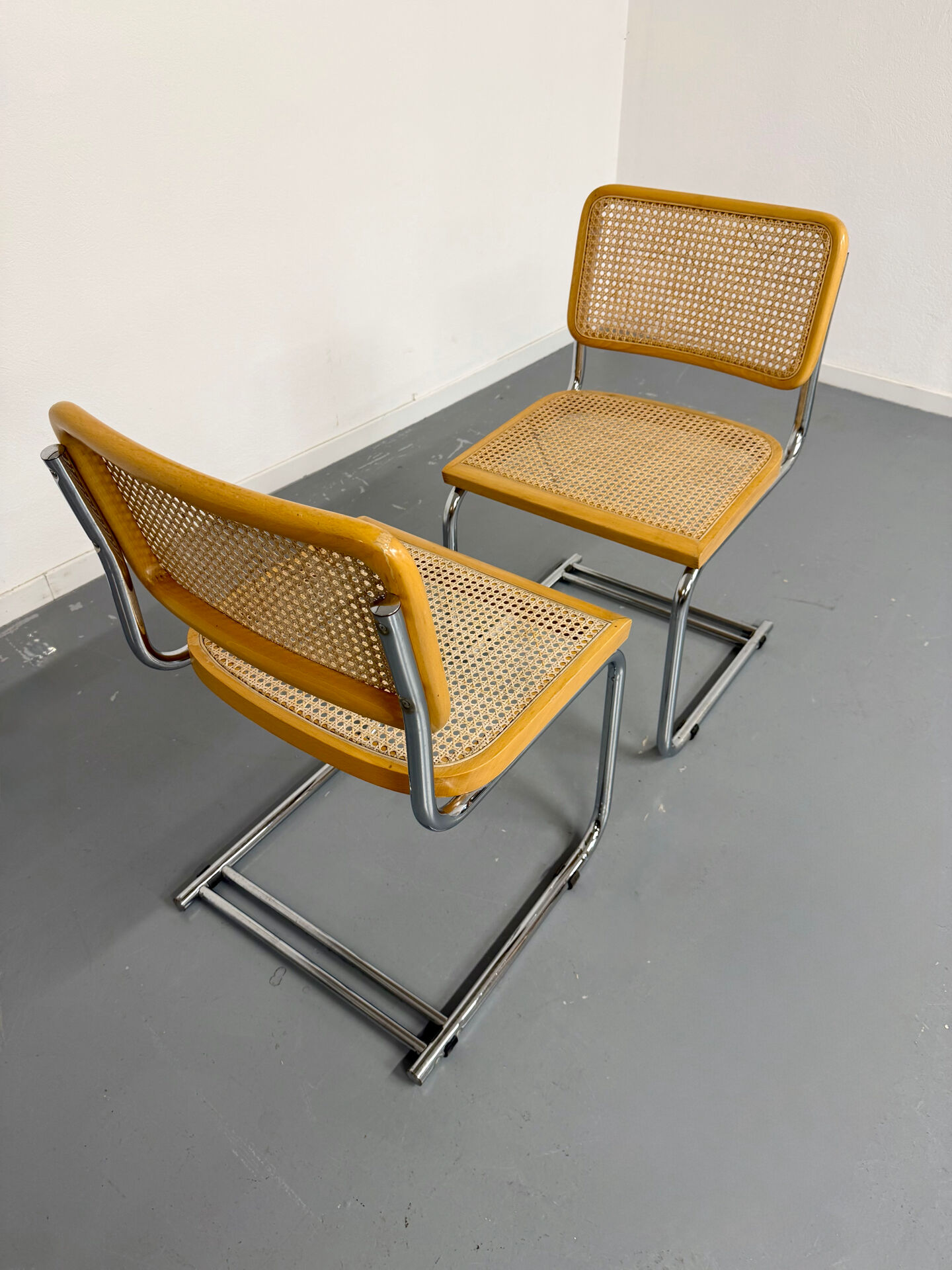 Set of 2 Italian cantilever chairs in cane Cesca 1970s,