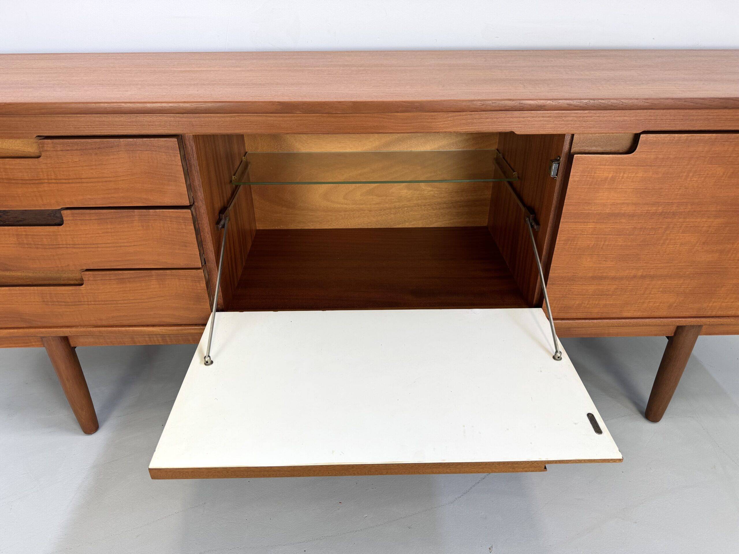Enfilade vintage Younger