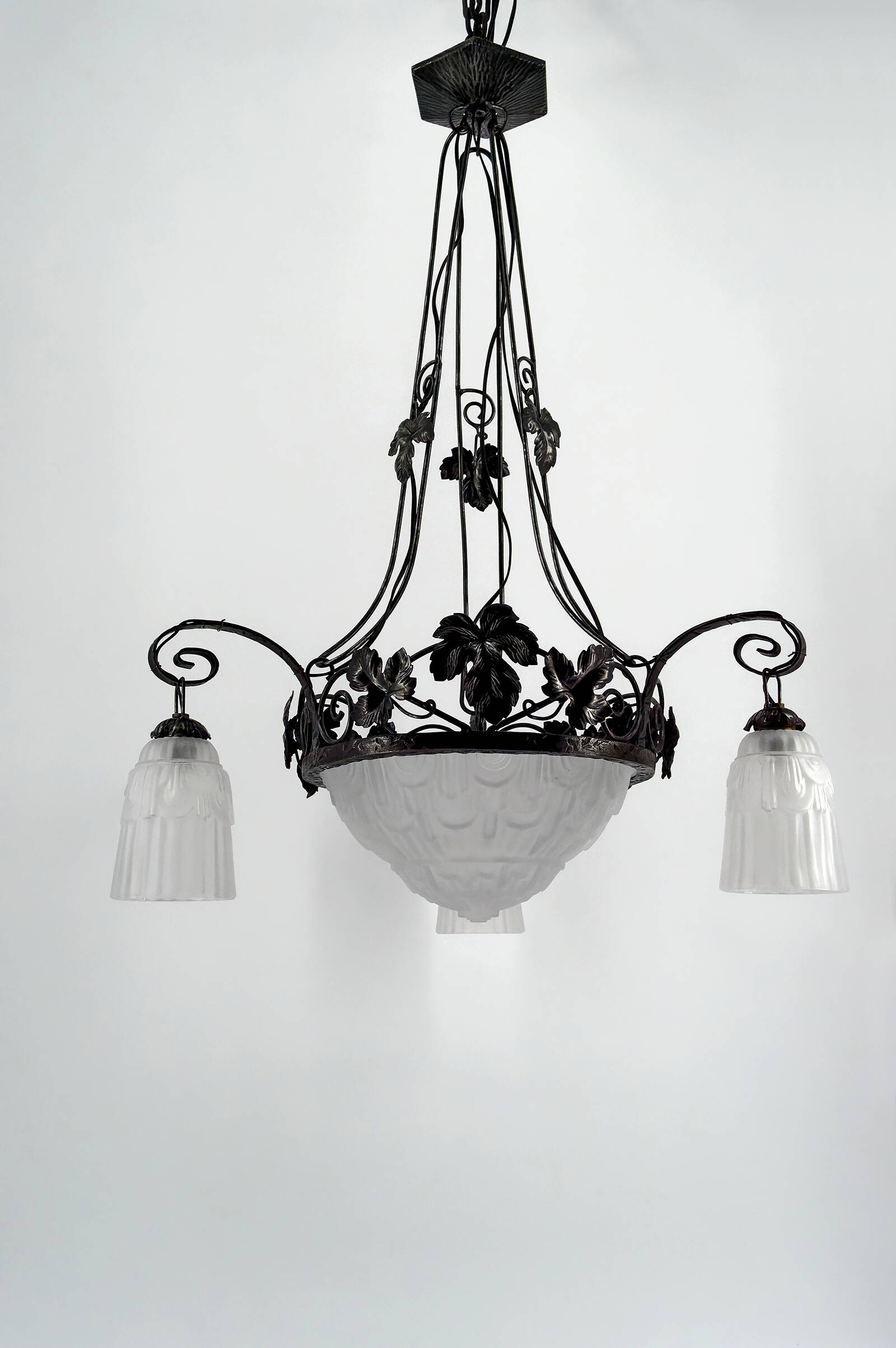 Wrought iron chandelier, tulips / pressed-molded glass bowl, Art Deco, 1930