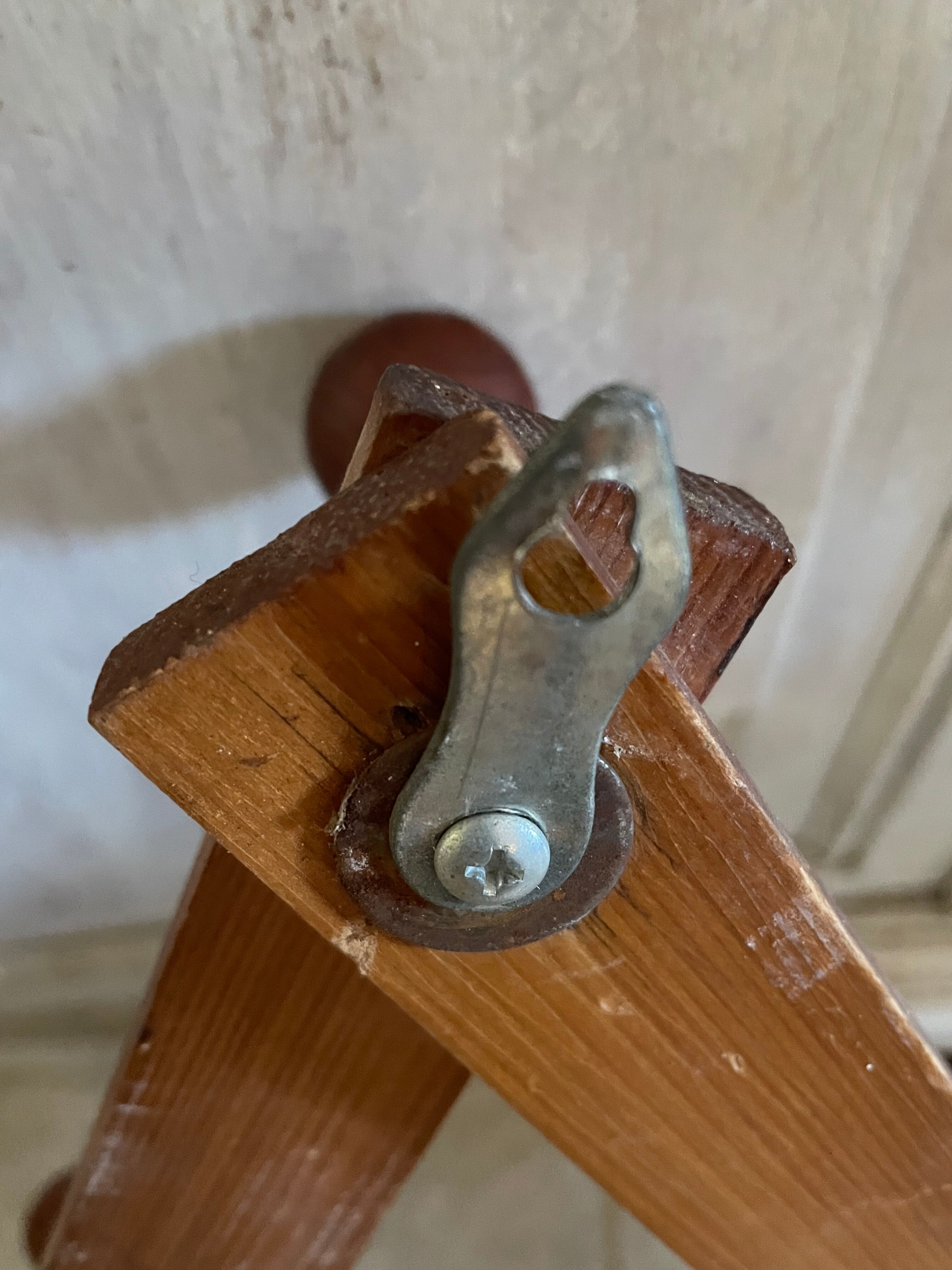 Patère extensible  en bois vintage