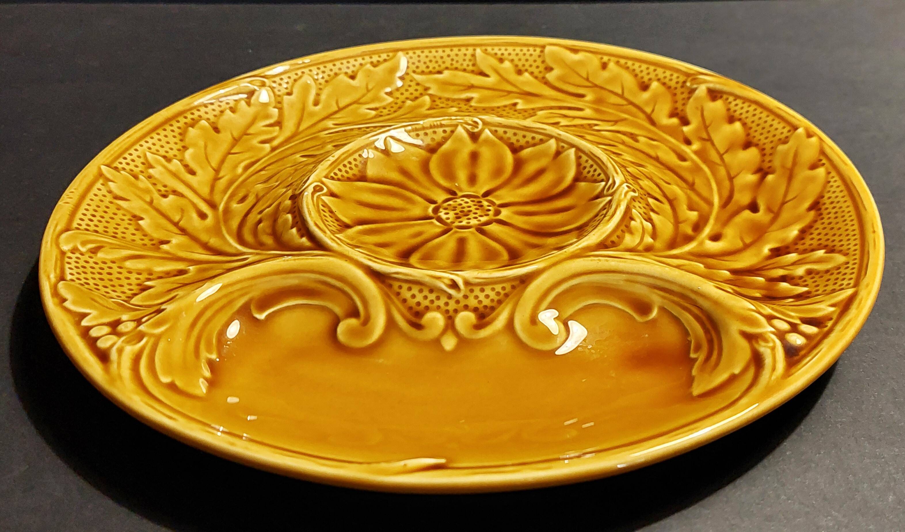 Assiette à artichaut barbotine Gien décor jaune
