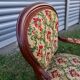Deux fauteuils anciens style Louis XV + table guéridon en marbre