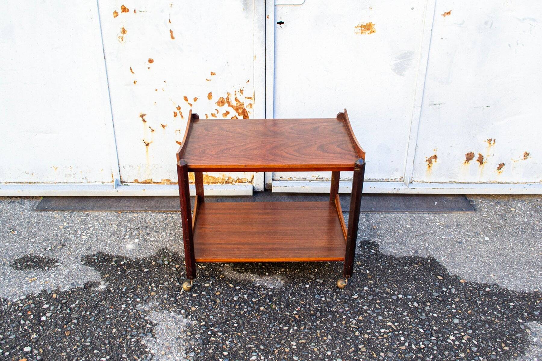Wooden trolley with shelves attributed to Dino Cavalli for Ditta Tredici, Pavia, 1960s.