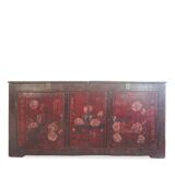 Buffet chinois ancien en bois laqué rouge peint de motifs floraux