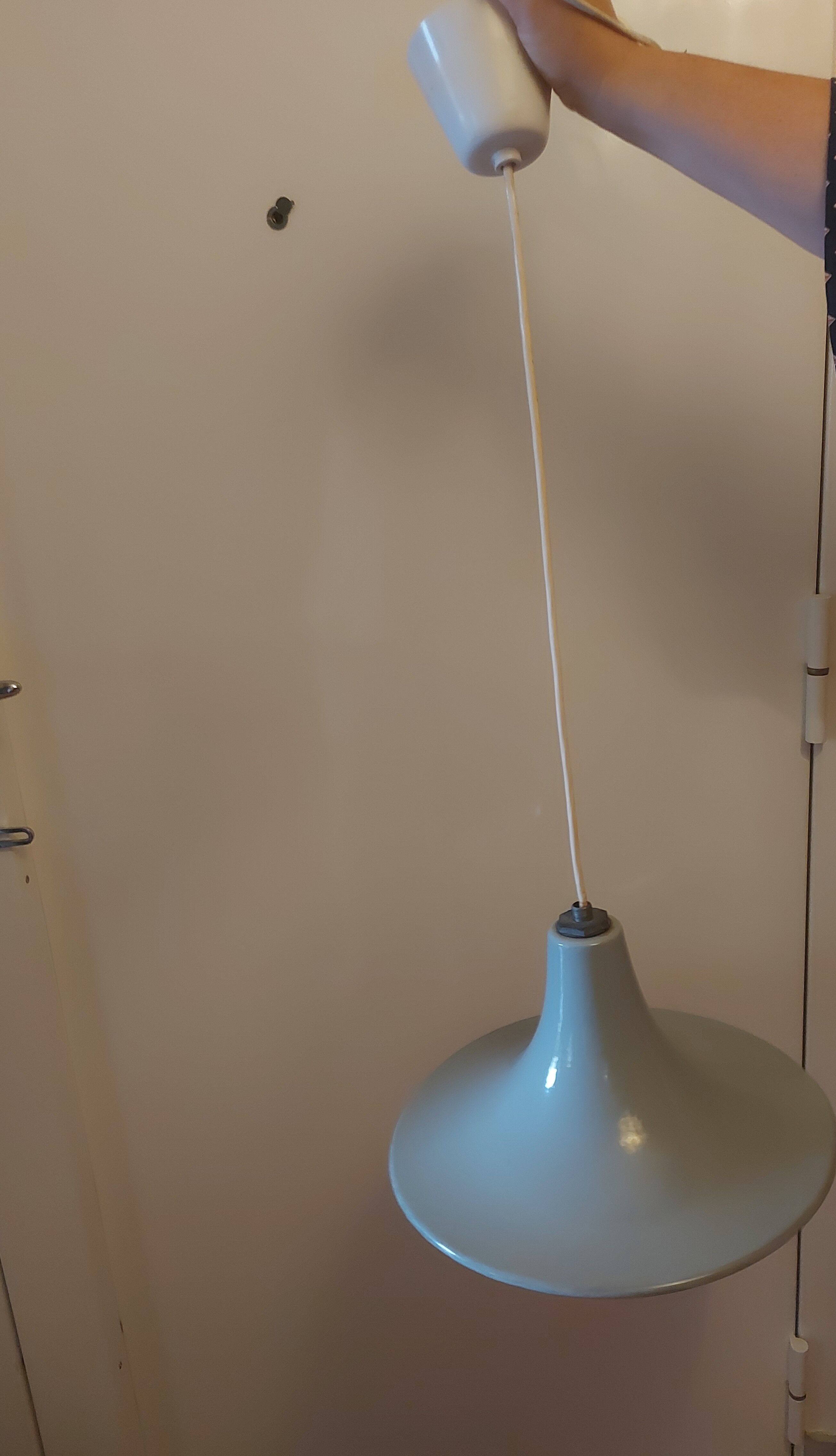 Industrial enamel hanging lamp