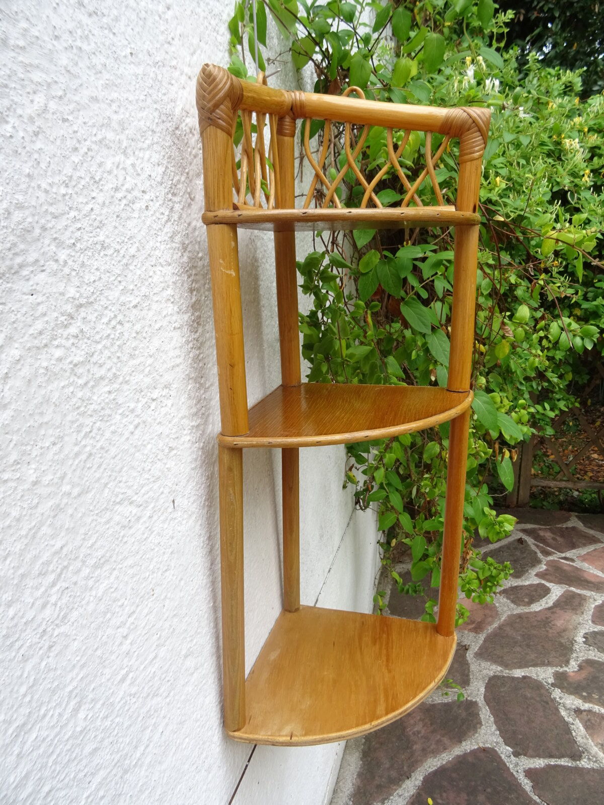 Etagère d'angle rotin à suspendre