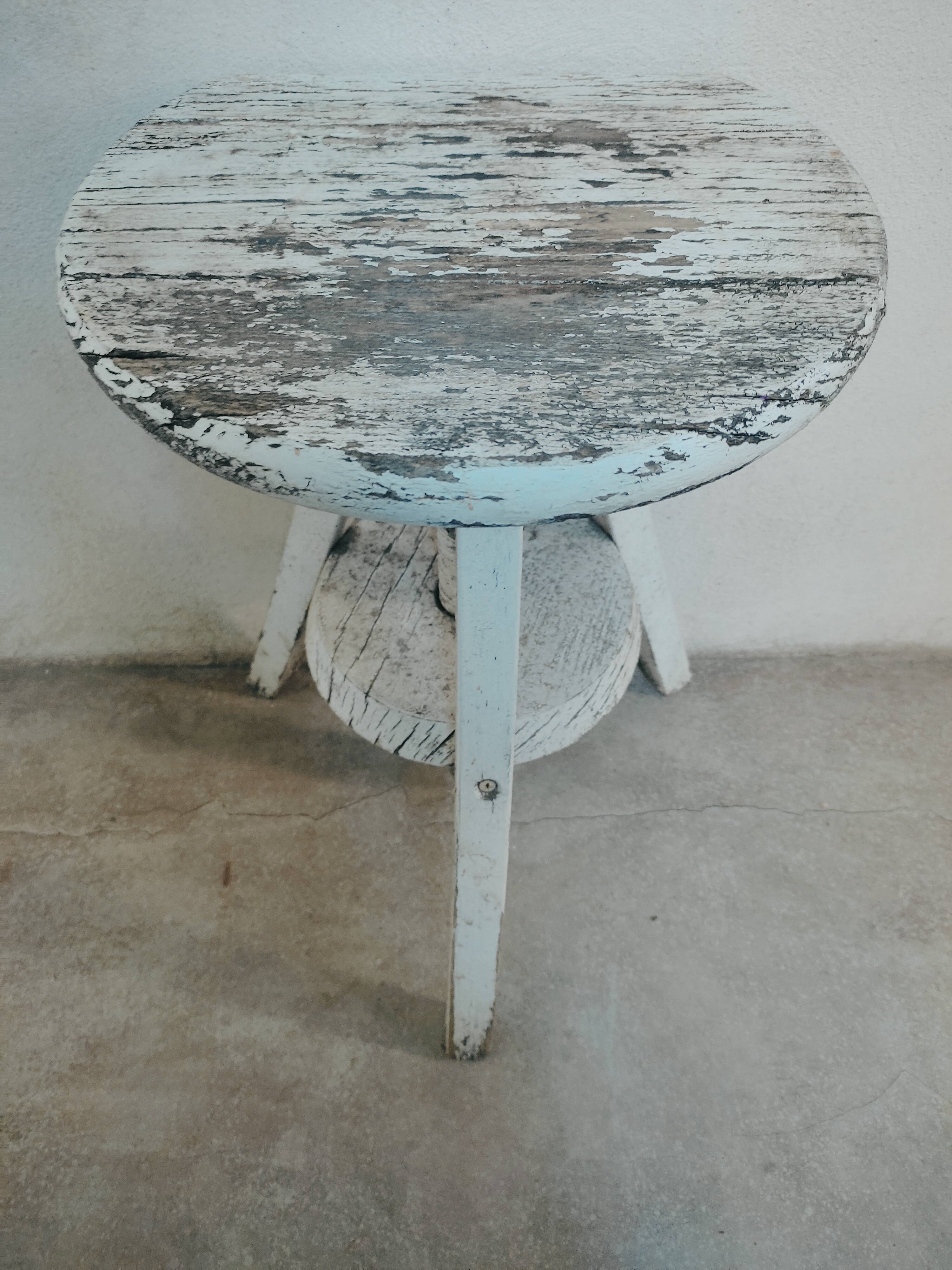 Wooden stool for plant