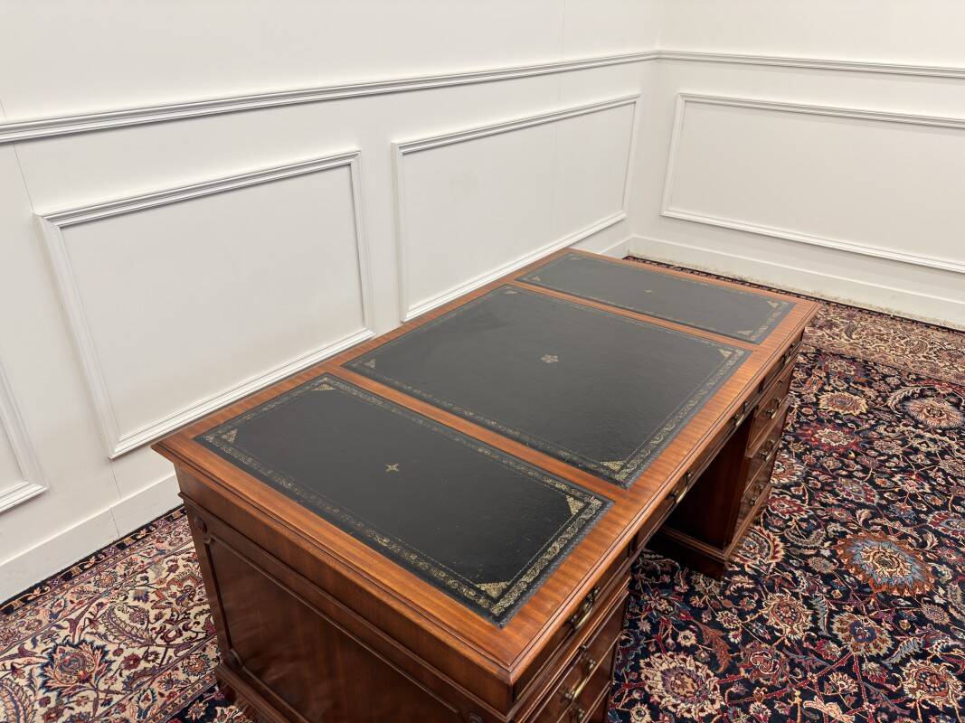 Classic English Desk with Black Inlay