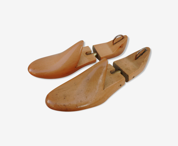 Paire d'embauchoirs en bois