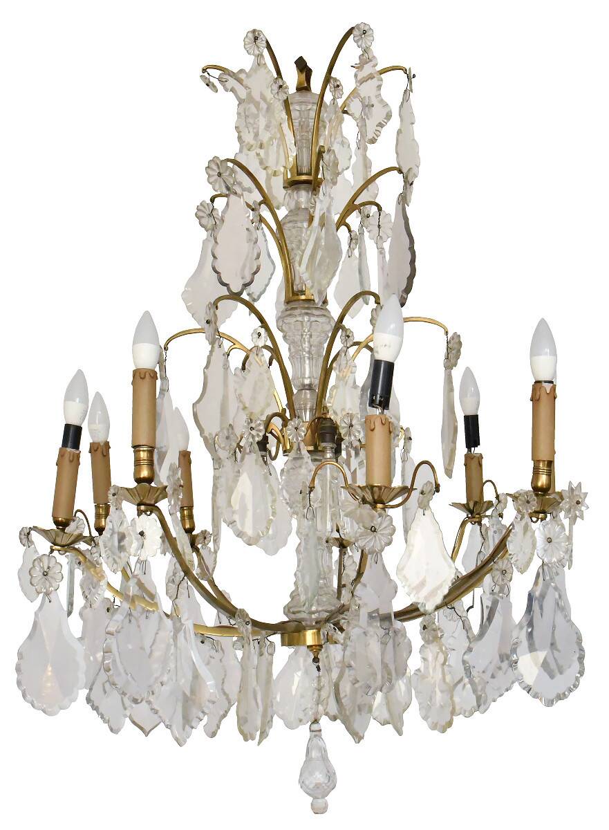 Important gilded bronze chandelier with pendants in the Louis XV style.