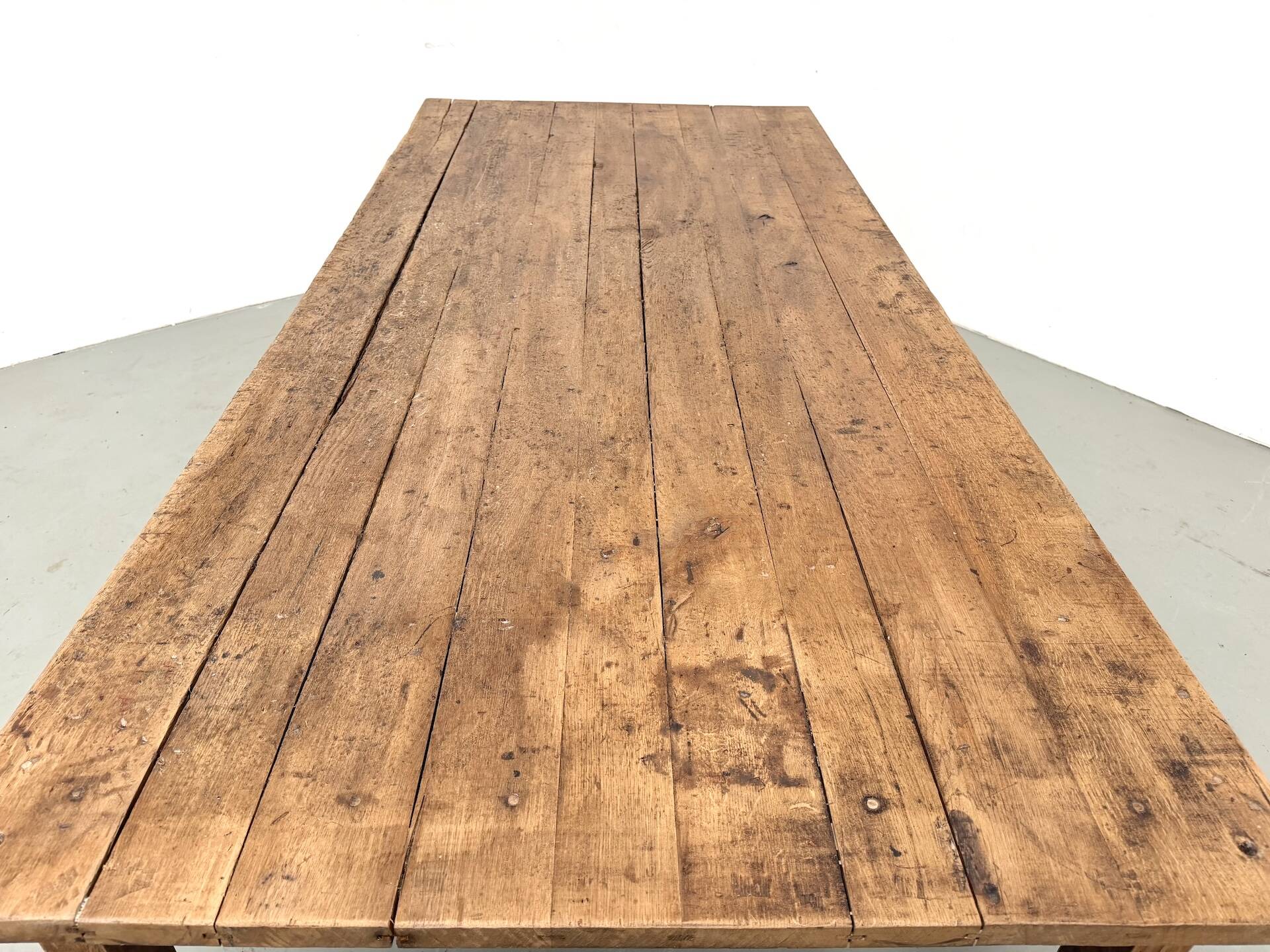 Large brutalist farmhouse table in solid oak from the 1950s.