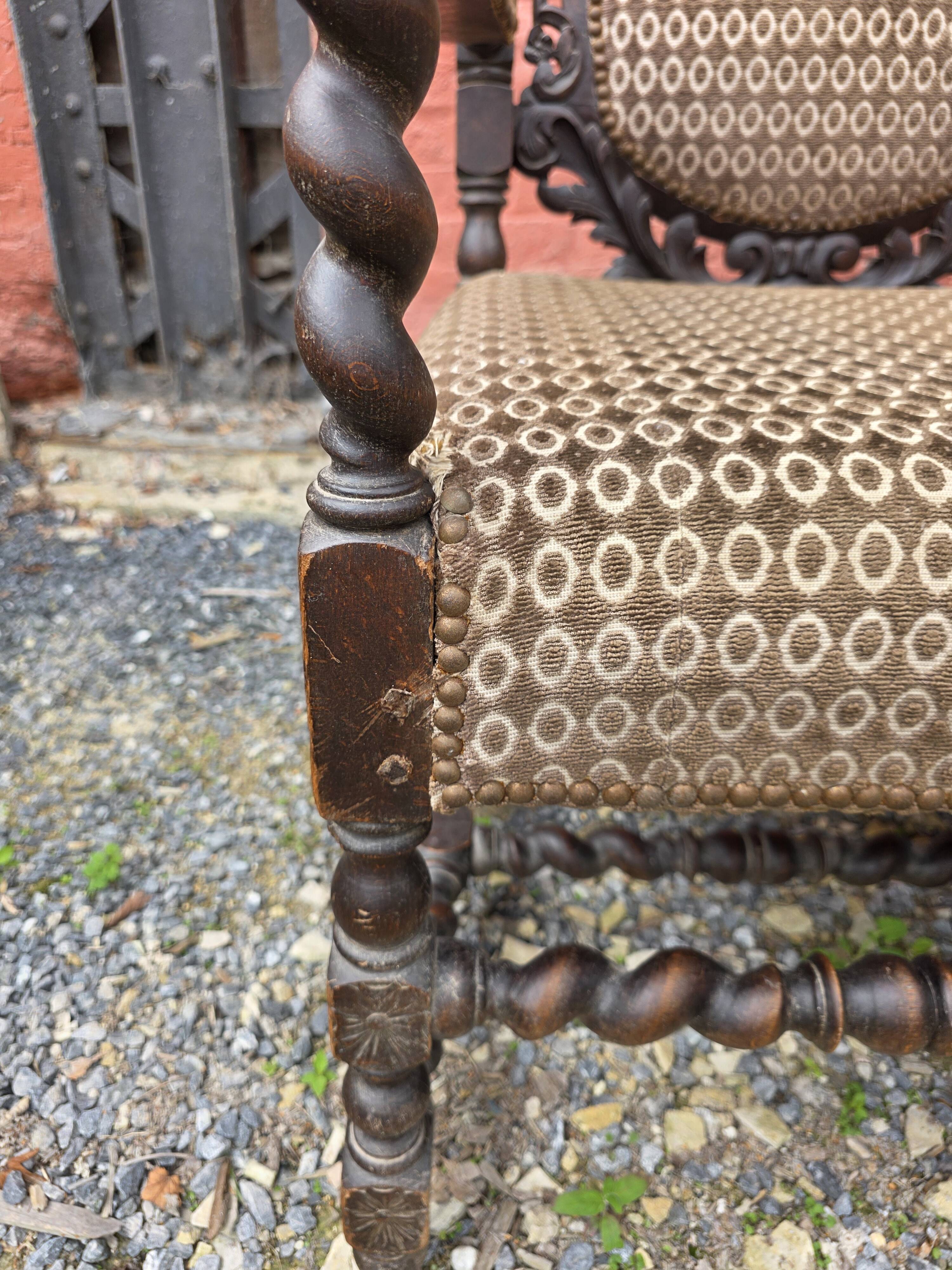 Three-seater armchair in Louis XIII style made of oak from the 19th century.