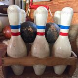 Ensemble de 6 quilles et 2 balles en bois
