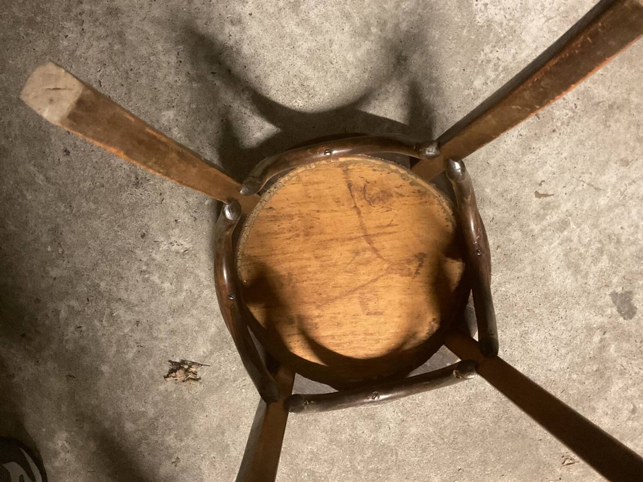 Low wooden stool round seat vintage TBE