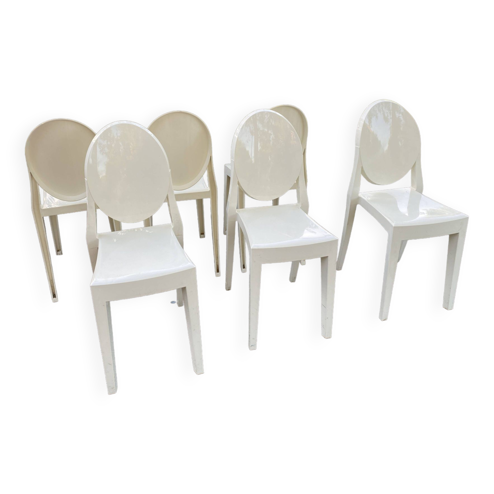 Set of white Victoria Ghost chairs by Philippe Starck for Kartell