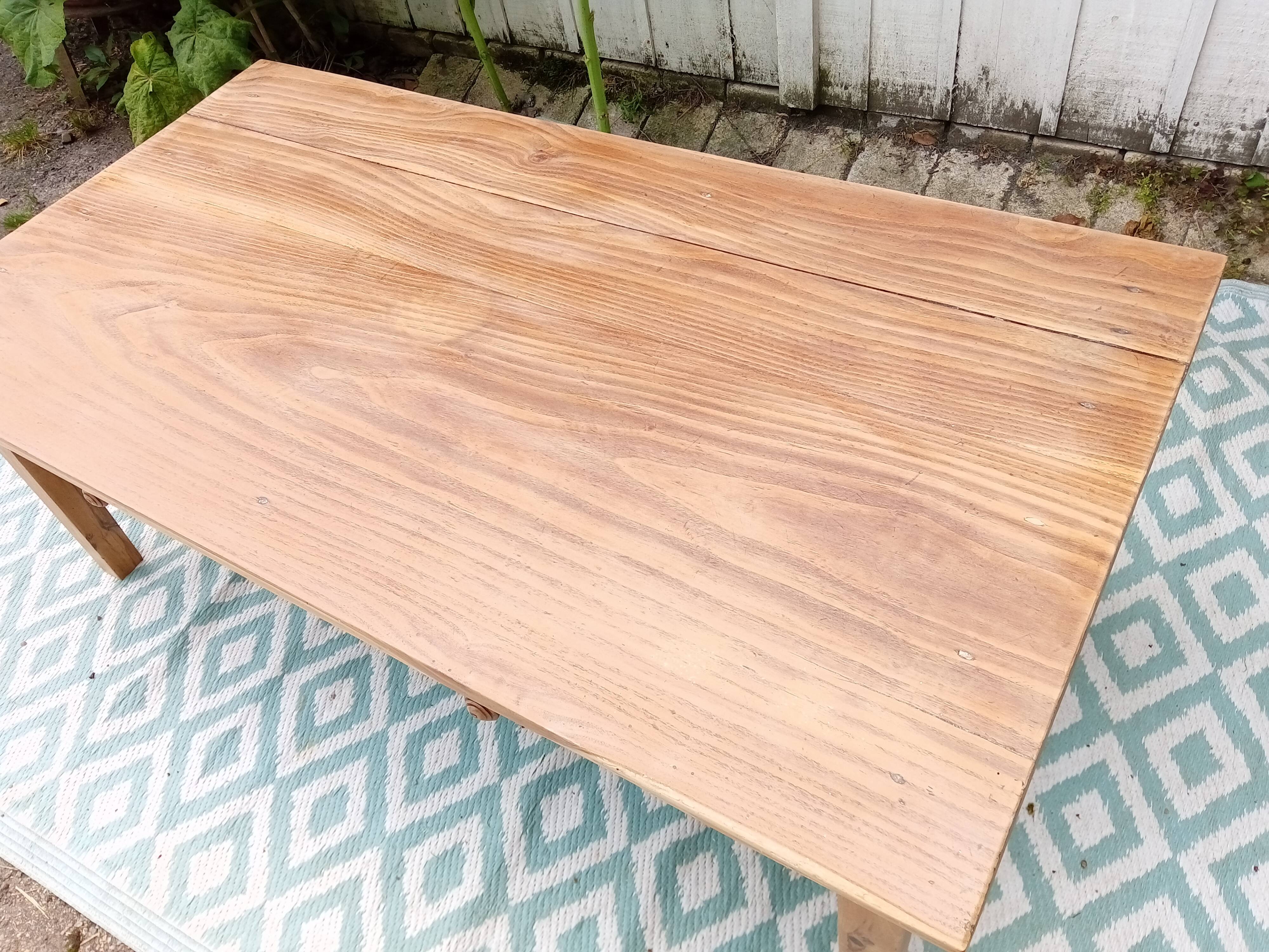 Table basse ancienne en bois