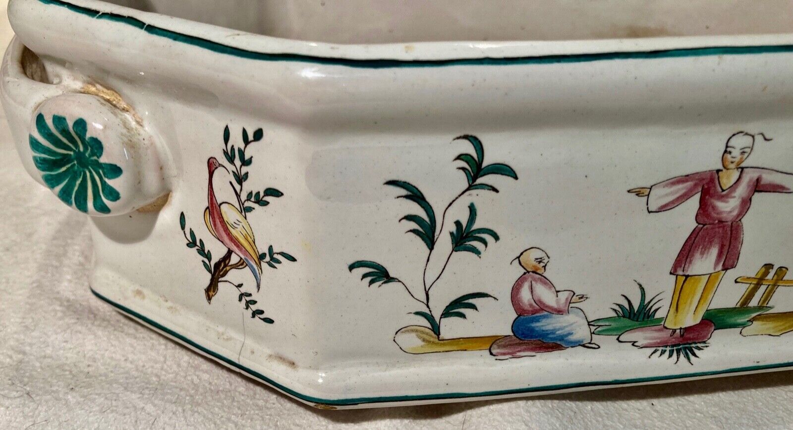 Midtable XVIIIth century decoration to the chinese faience de marseille signed vp for veuve perrin