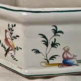 Midtable XVIIIth century decoration to the chinese faience de marseille signed vp for veuve perrin