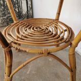 Round rattan table