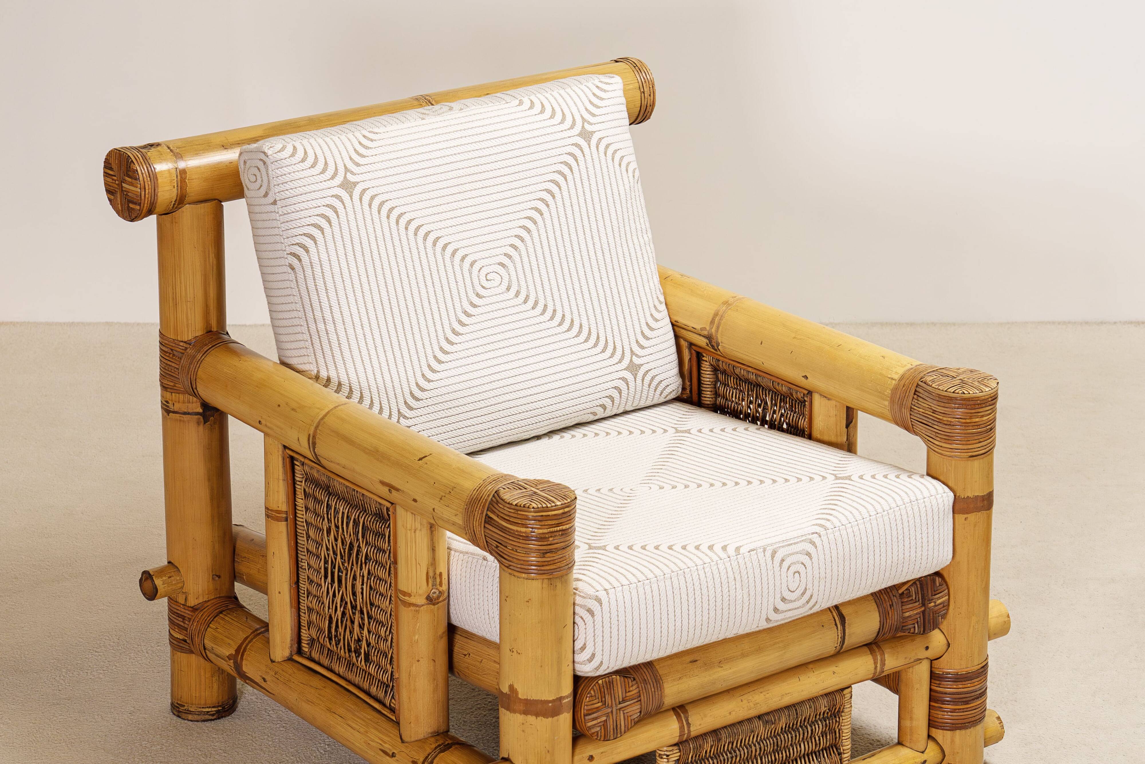 Paire de fauteuils en bambou, coussins Pierre Frey, travail français, vers 1960-70